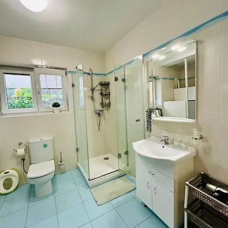 Family-friendly 5 Apartament